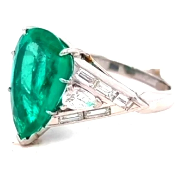 Colombian Emerald 6.33 Carat Pear Shape Extremely Rare Brilliant Diamond Ring - Picture 3 of 6
